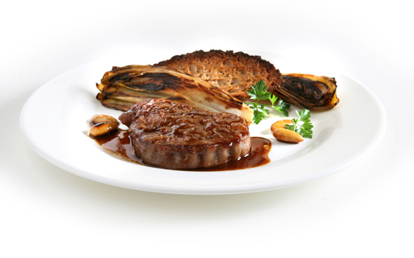 Filet of beef with almonds and “5 Grappoli” I.G.P. balsamic vinegar of Modena 1