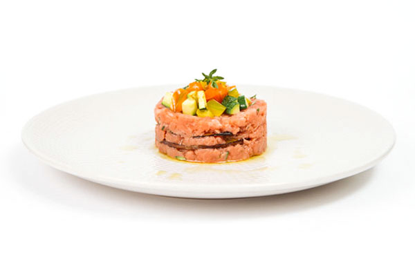 Mille-feuille with beef tartare and Nocellara Oil, fresh thyme and summer vegetables 1