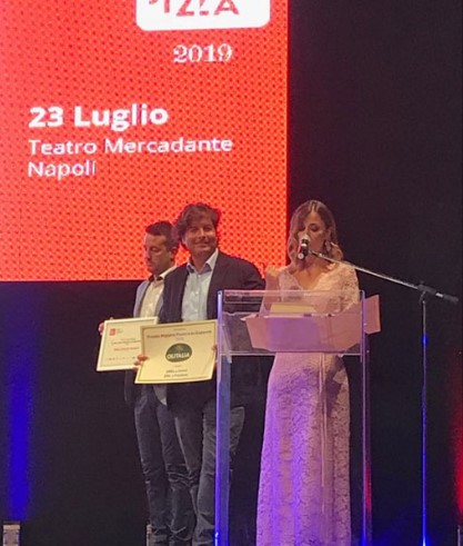 Olitalia awards the best pizza chef, the best fried food and the best pizzeria in Japan during the award cerimony of 50TopPizza in Naples 1